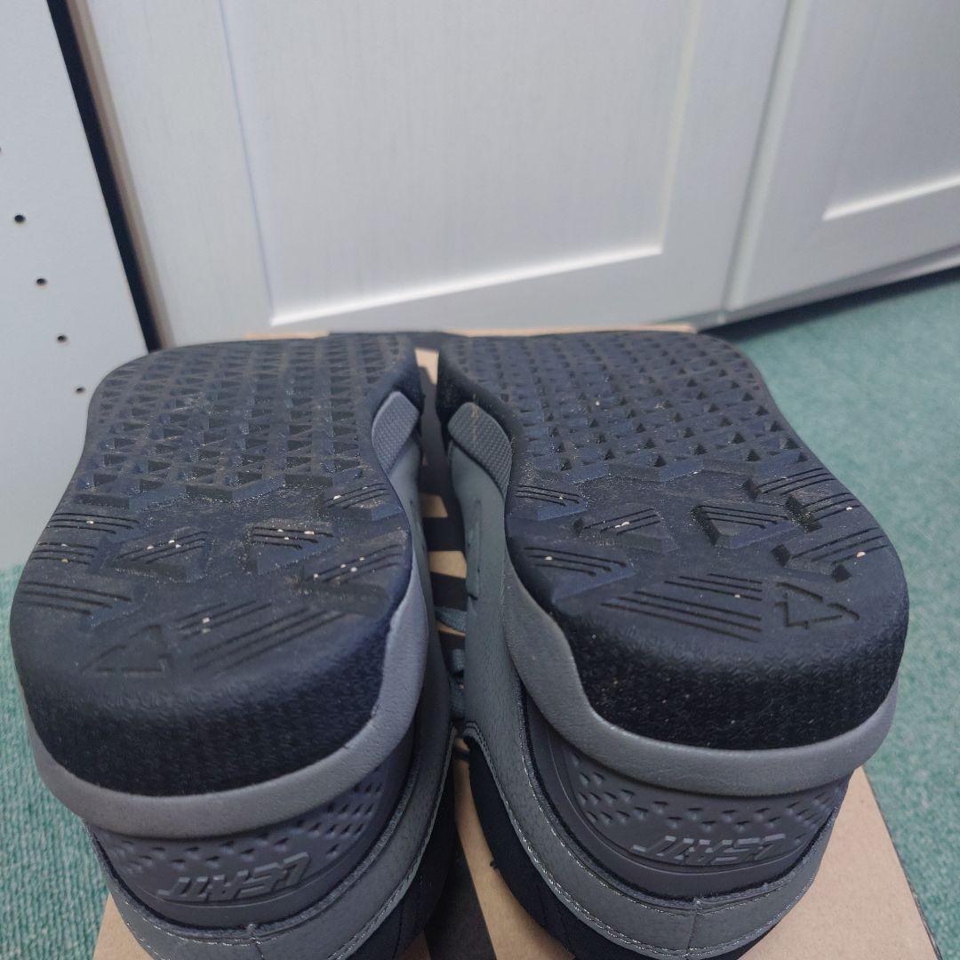 LEATT リアットMTBフラットペダル　スペシャライズドSPECIALIZED