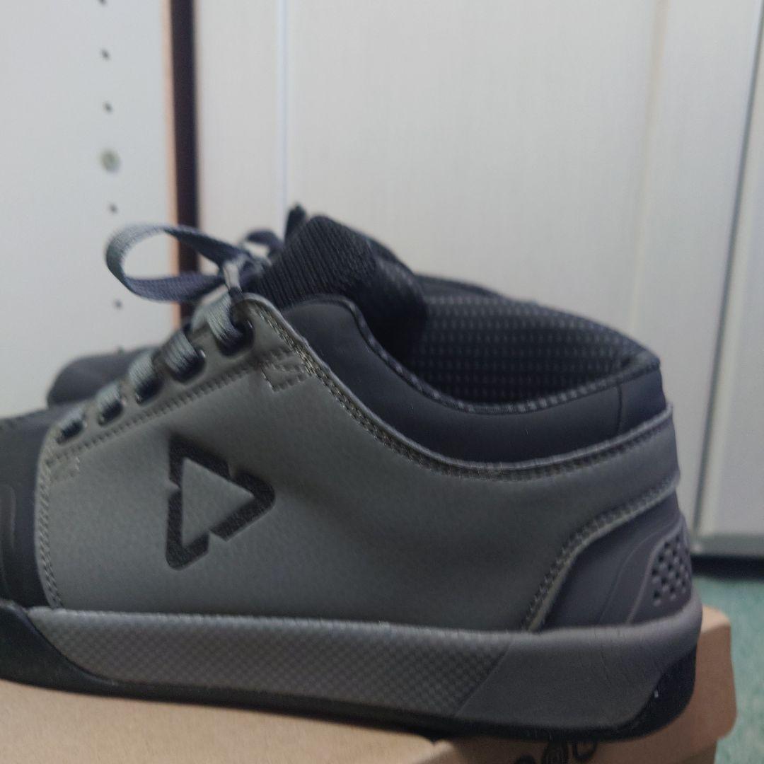 LEATT リアットMTBフラットペダル　スペシャライズドSPECIALIZED