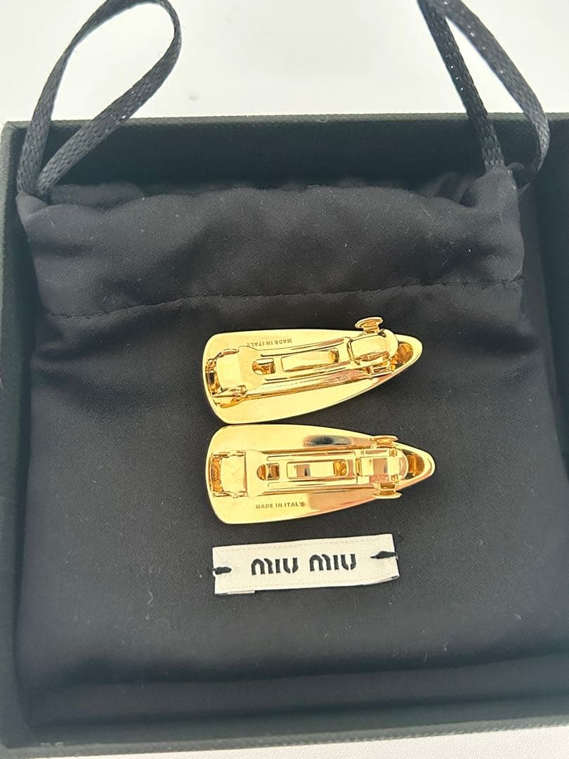 新品 2025SS miumiu エナメルメタル ヘアクリップ 2個セットピンク