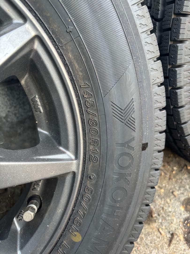 横浜タイヤ12インチ、スタッドレスタイヤ 4本セット