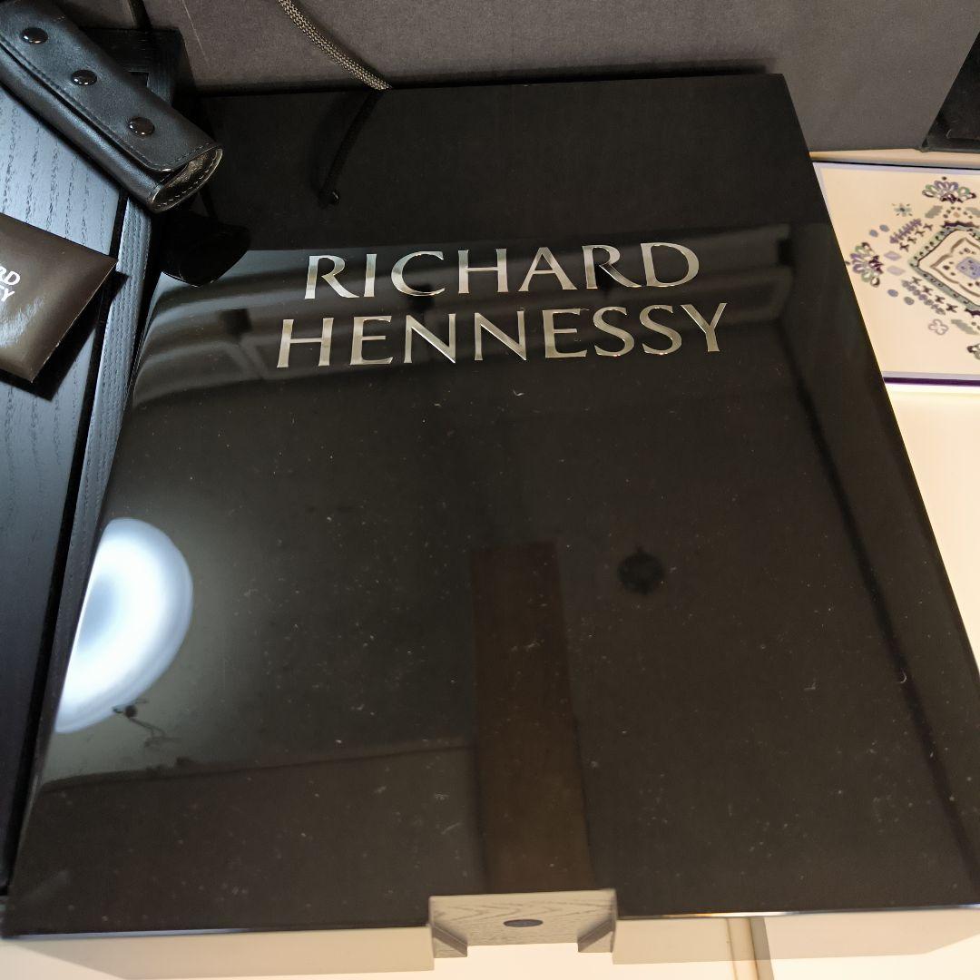 正規品のヘネシー リシャール、未開封、専用箱、外箱 、ギャランティカード付き