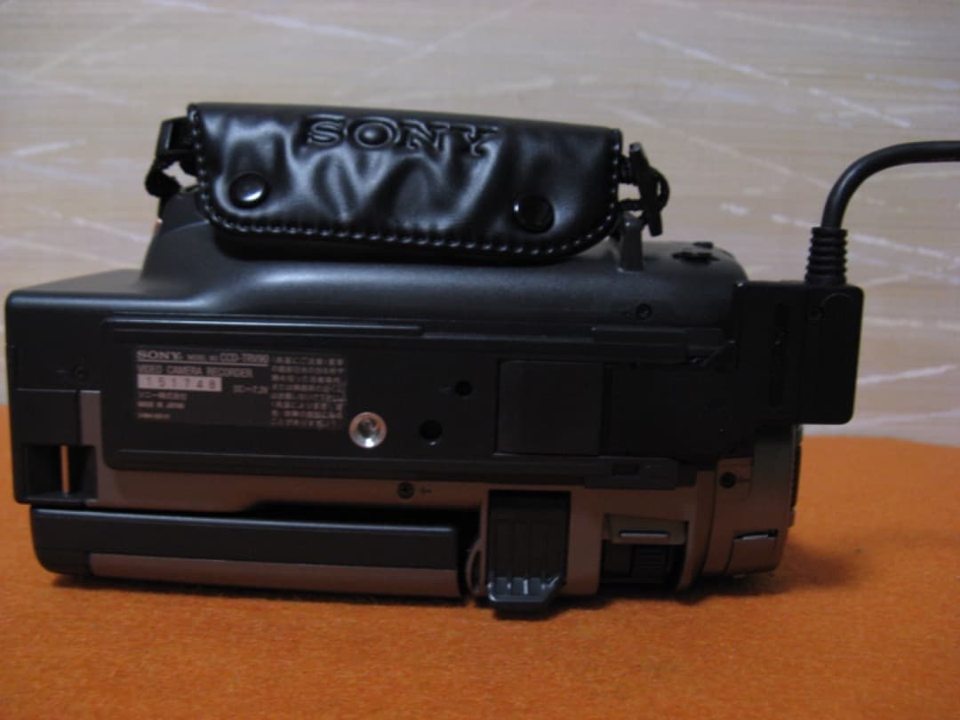 動作OK❗️☆SONYの液晶Hi8/8ミリビデオカメラ・CCD-TRV90