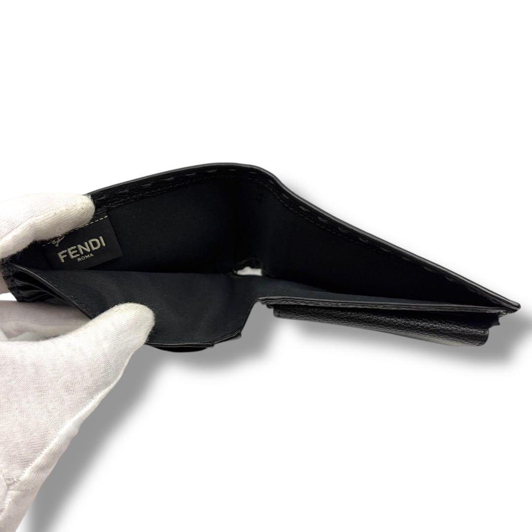FENDI フェンディ セレリア 二つ折り財布 SELLERIA ステッチ 黒