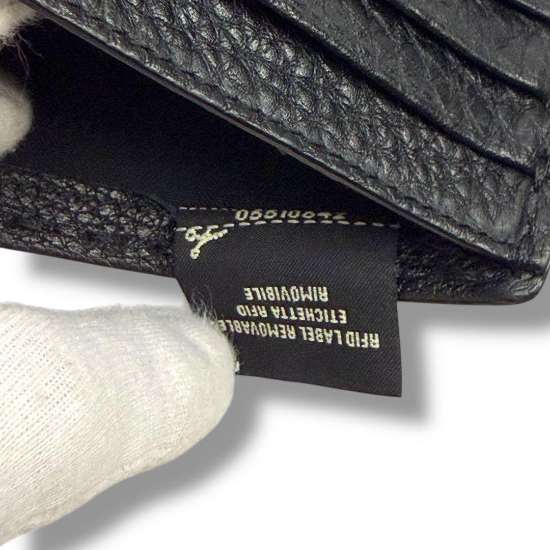 FENDI フェンディ セレリア 二つ折り財布 SELLERIA ステッチ 黒