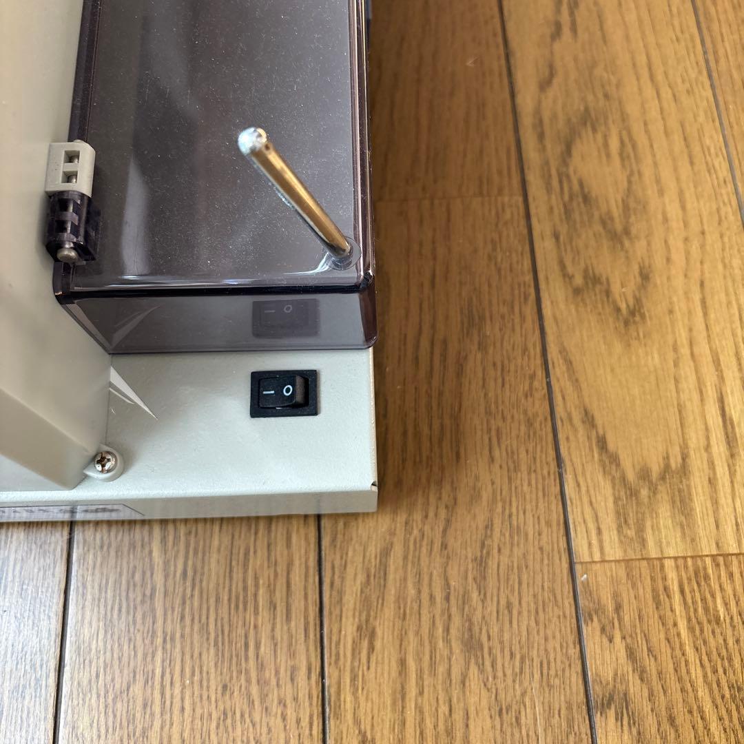 裁断機　新しい替刃付き