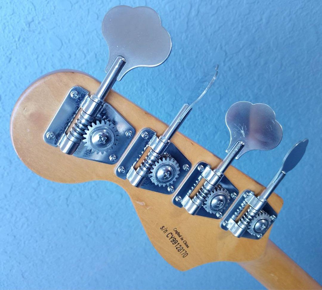 ベース Squier by Fender JAZZ BASS