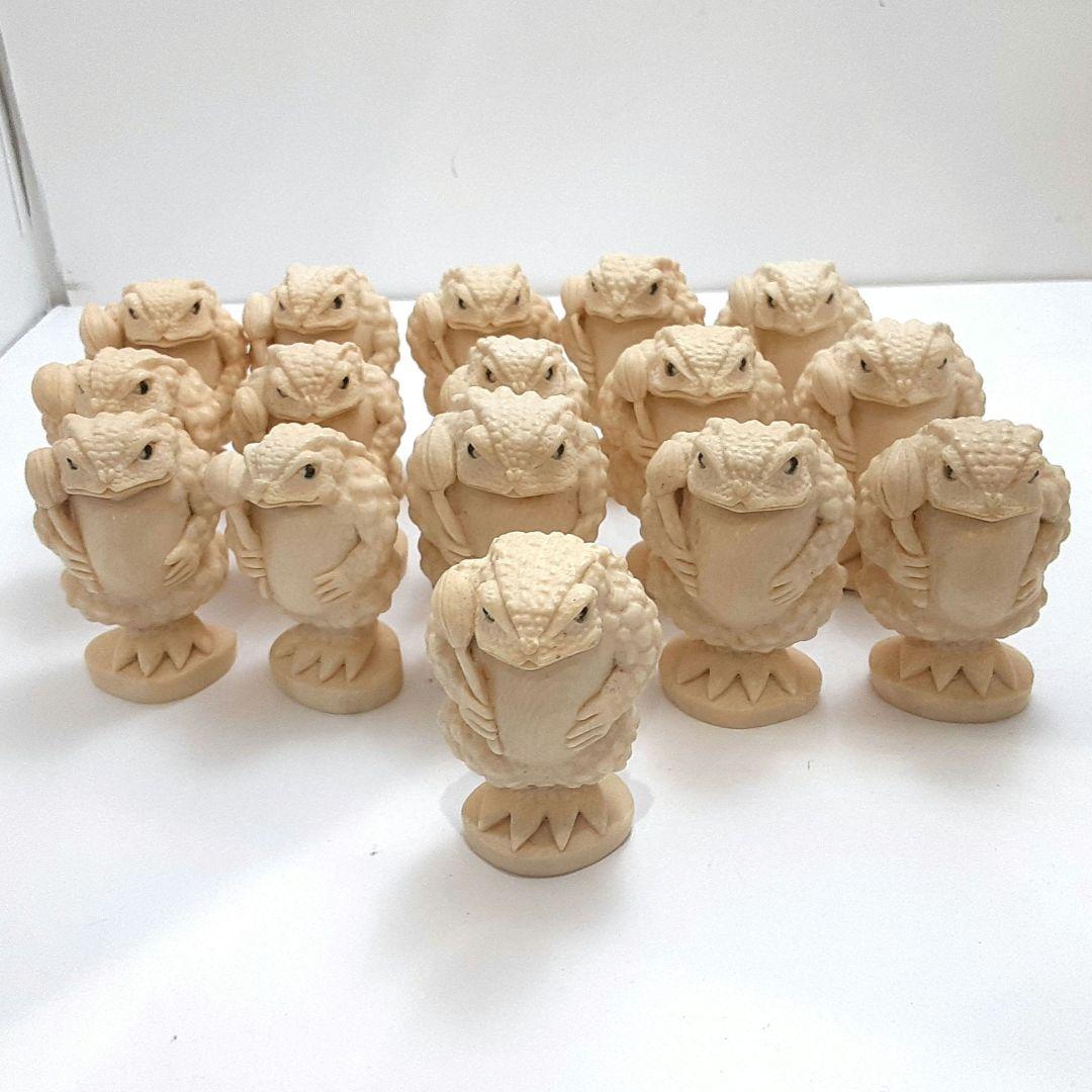 Y1238 極上 細密彫刻 カエル チェス駒 32体 総重量2087g