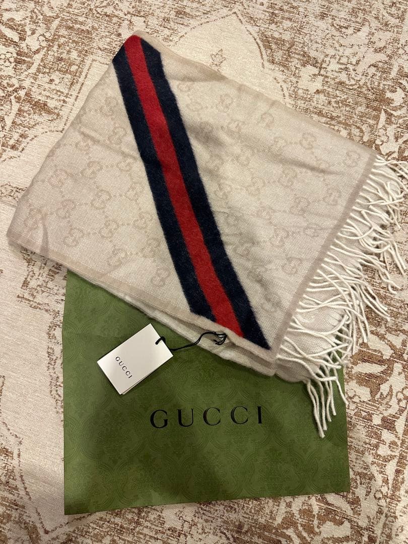 ゜*゜様 新品　グッチ　GUCCI マフラー　ショール　メンズ　レディース　ユニ