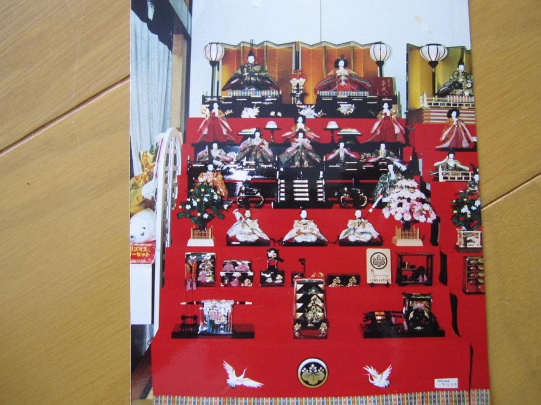 ①雛人形　七段飾り（七段の台）
