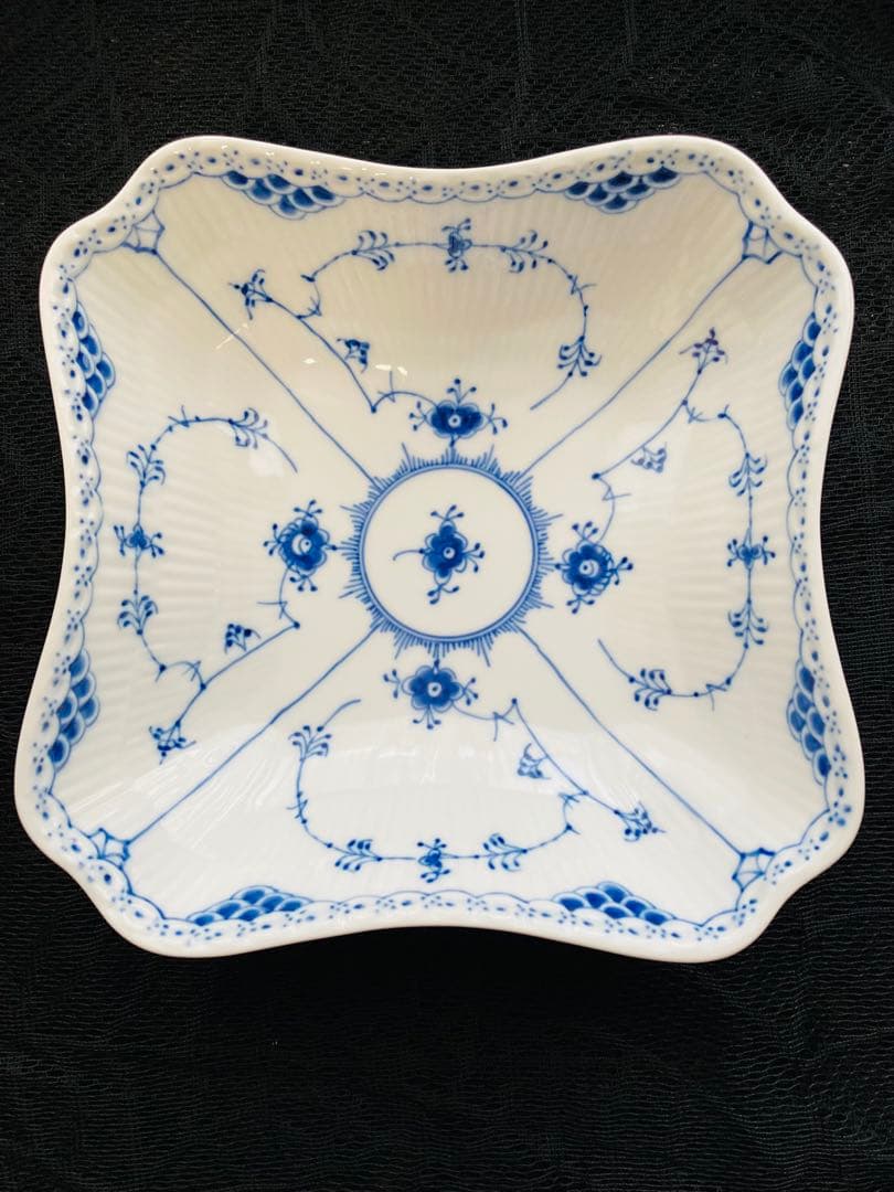 ロイヤルコペンハーゲン ブルーフルーテッドハーフレース 578