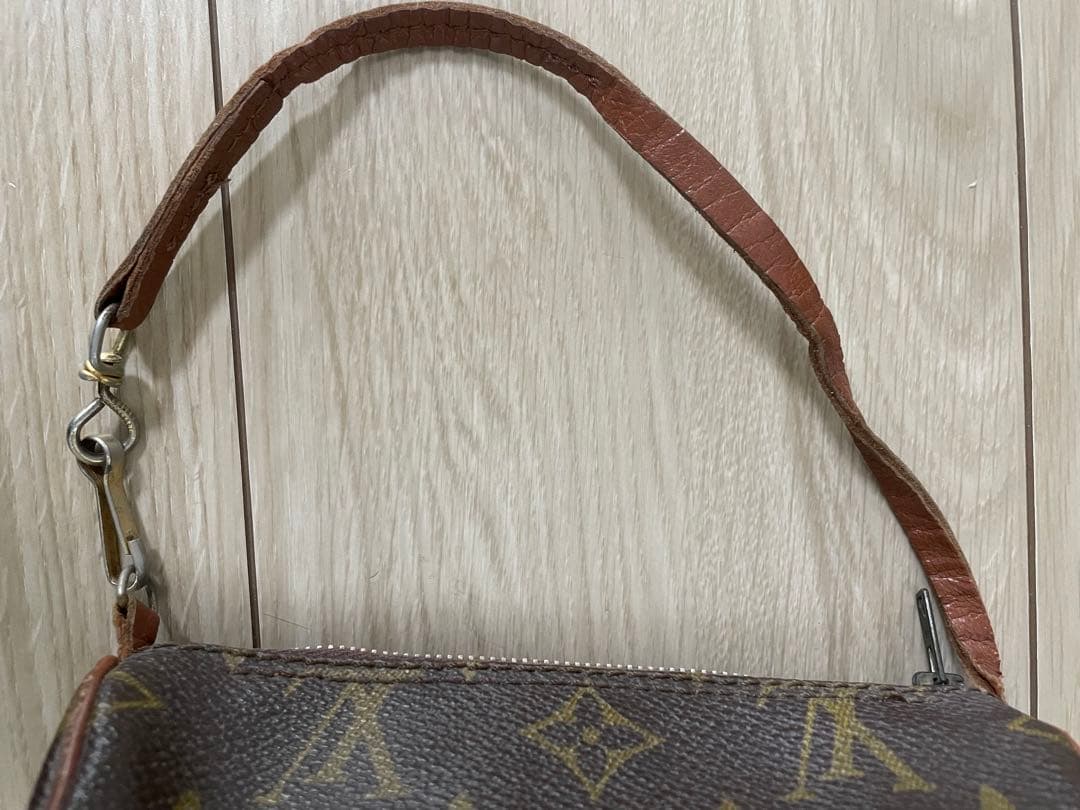 ルイヴィトン Louis Vuitton モノグラムポーチ