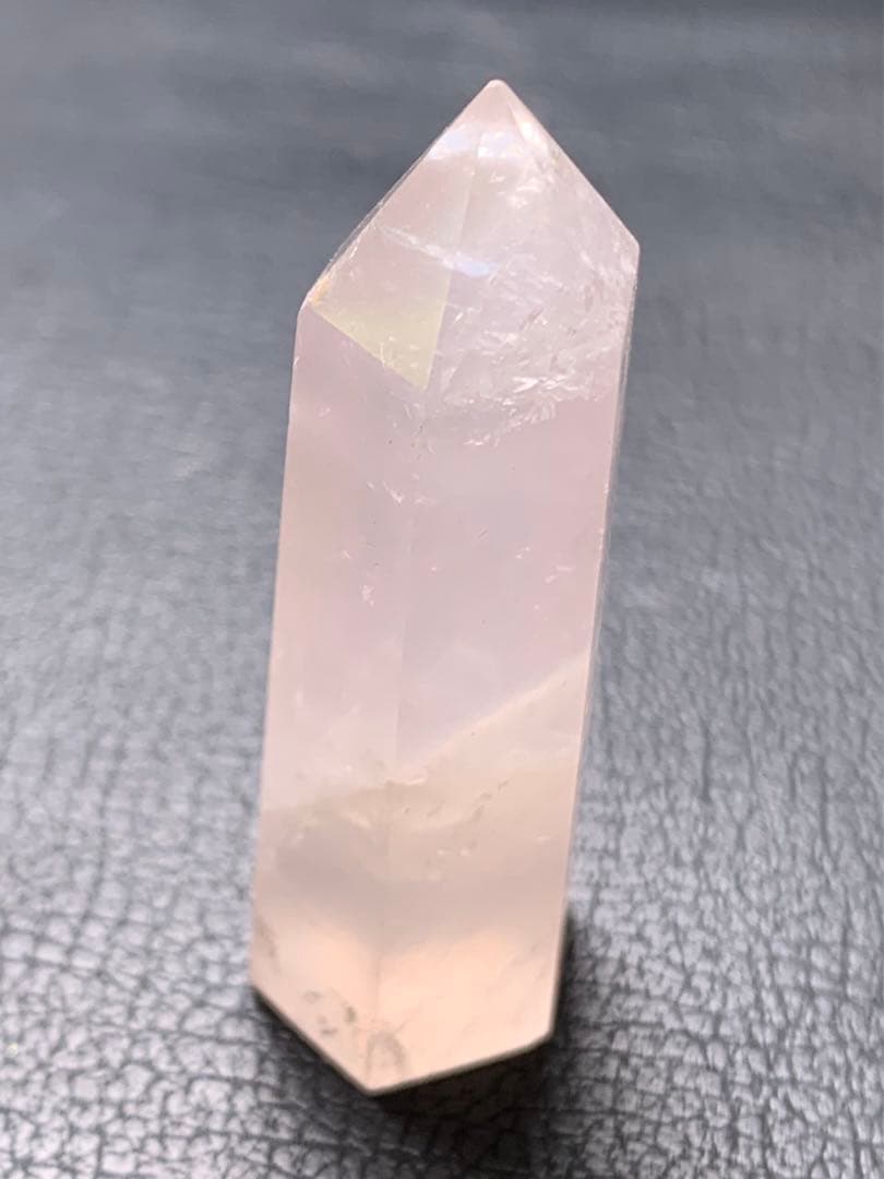 071836  天然石ローズクォーツ六角柱✨虹入り