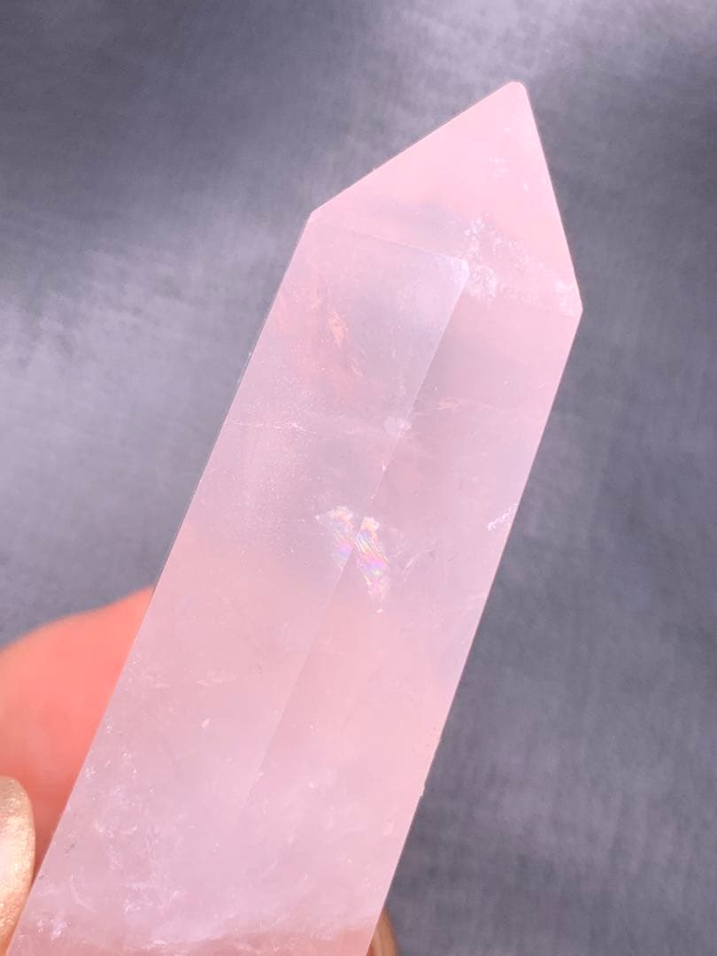 071836  天然石ローズクォーツ六角柱✨虹入り