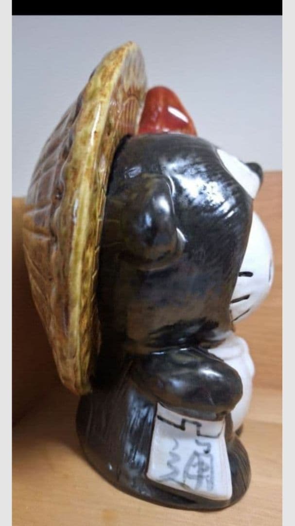 ハローキティ　信楽焼　たぬき