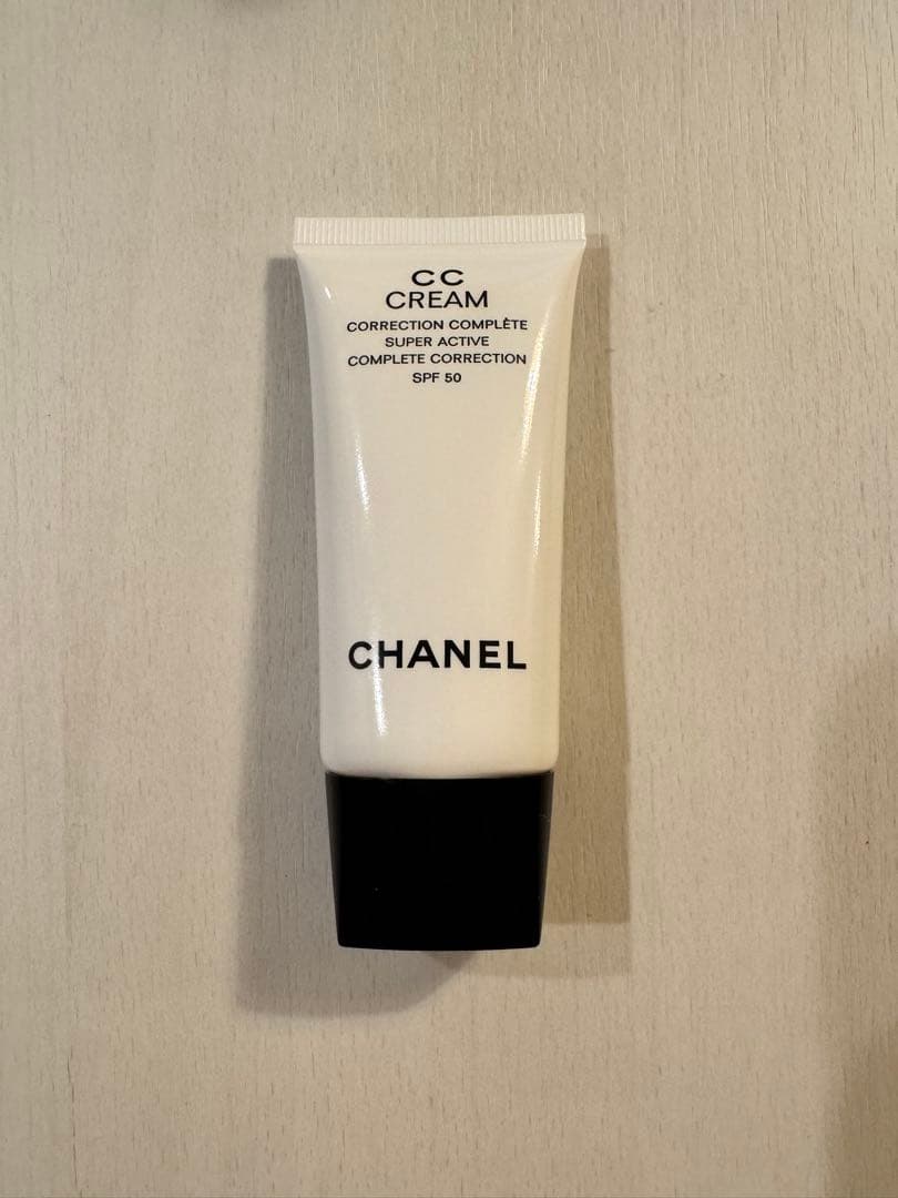 ★ほぼ未使用★シャネルccクリームN　10