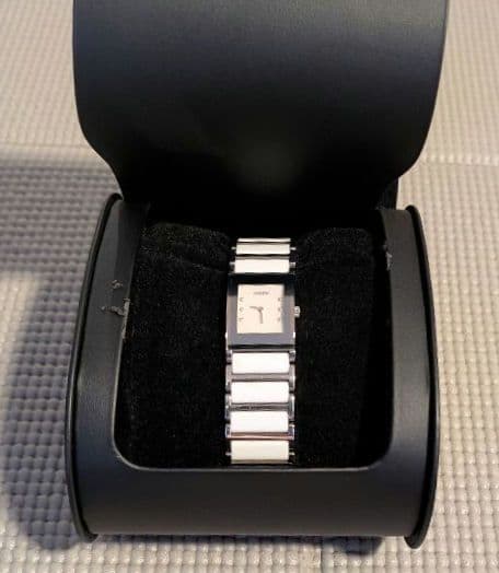 RADO セラミック 腕時計（レディース白）