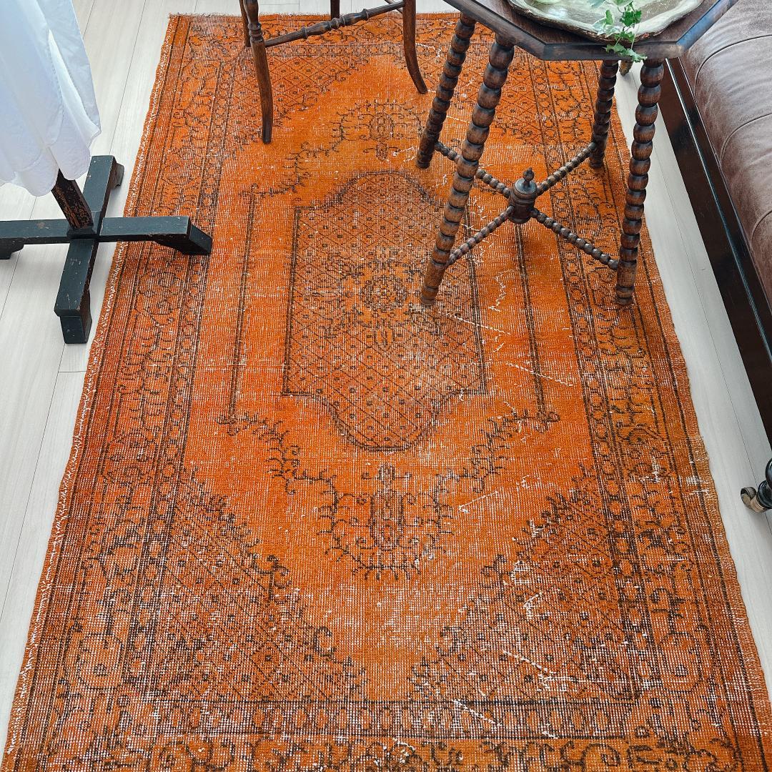 トルコヴィンテージラグ A75 オレンジ オーバーダイラグ