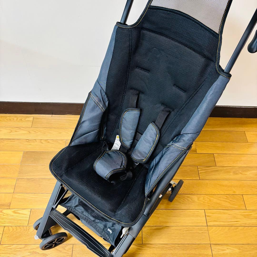 gb ポキット 黒 折りたたみベビーカー 軽量 持ち運び便利　送料込み