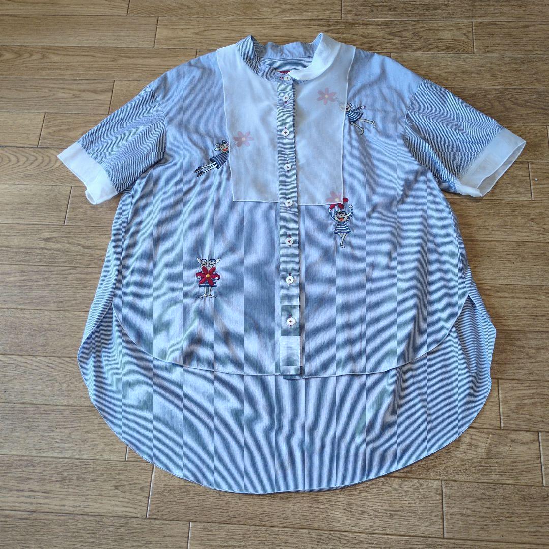 オレボレブラ♥️ぶたさん刺繍ブルーストライプチュール襟袖半袖ブラウス