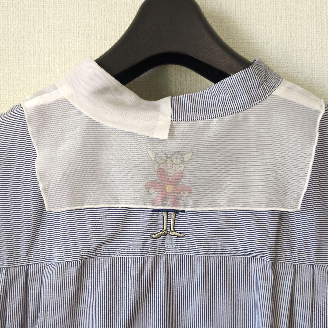 オレボレブラ♥️ぶたさん刺繍ブルーストライプチュール襟袖半袖ブラウス