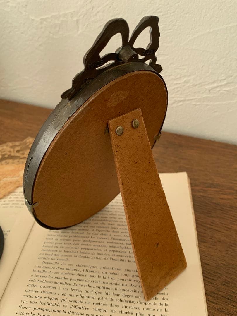 フランス　蚤の市　リボンモチーフ　フレーム　レース入り　ブロカント