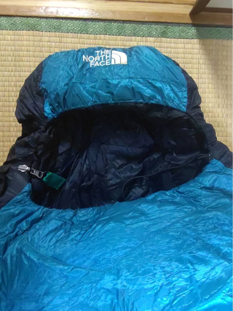 THE NORTH FACE 寝袋 青・黒 フード付き