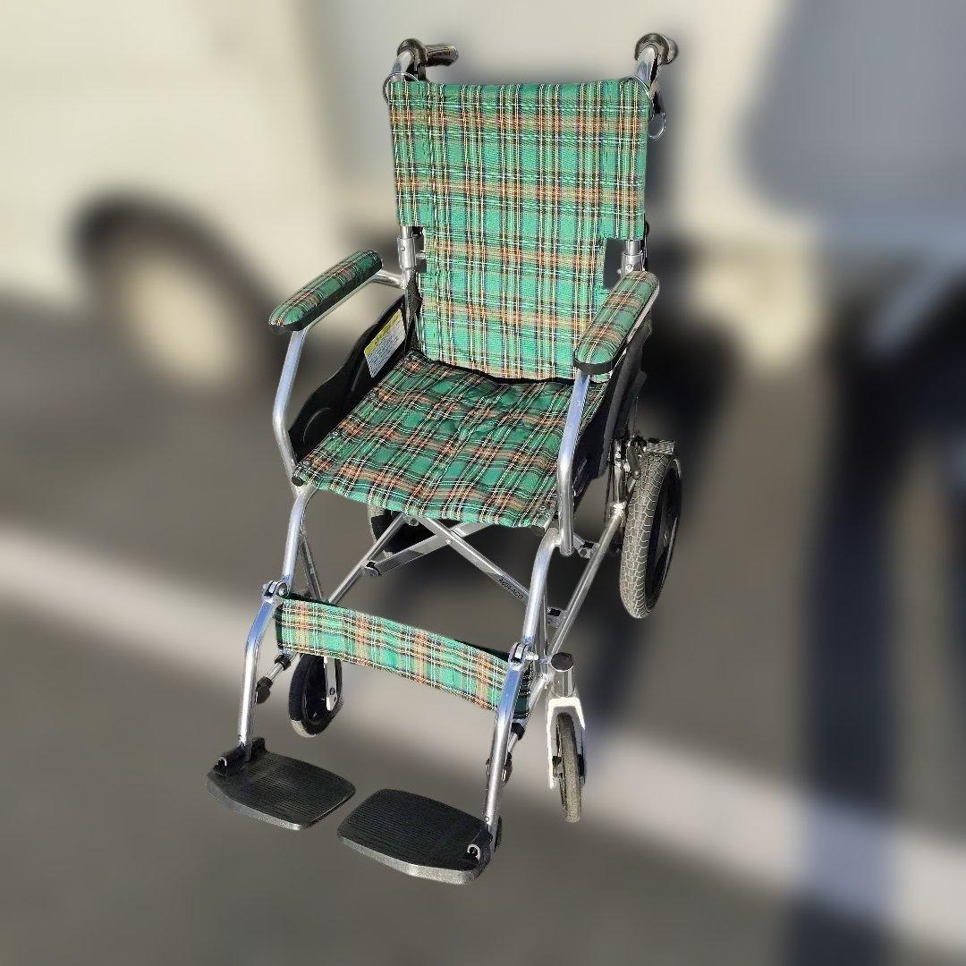 折りたたみ式緑のチェック柄介助用車椅子 程度良品