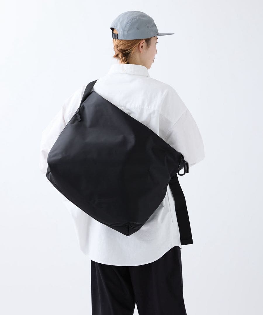 完売 meltum NYLON MESSENGER BAG新品未使用 BLACK