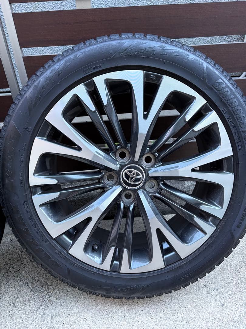 ヤリスクロス純正18インチホイール、スタッドレスVRX3 4本セット