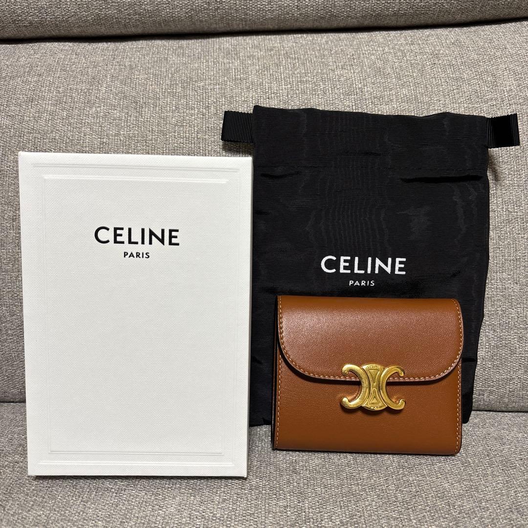 セリーヌ　三つ折り財布　トリオンフ