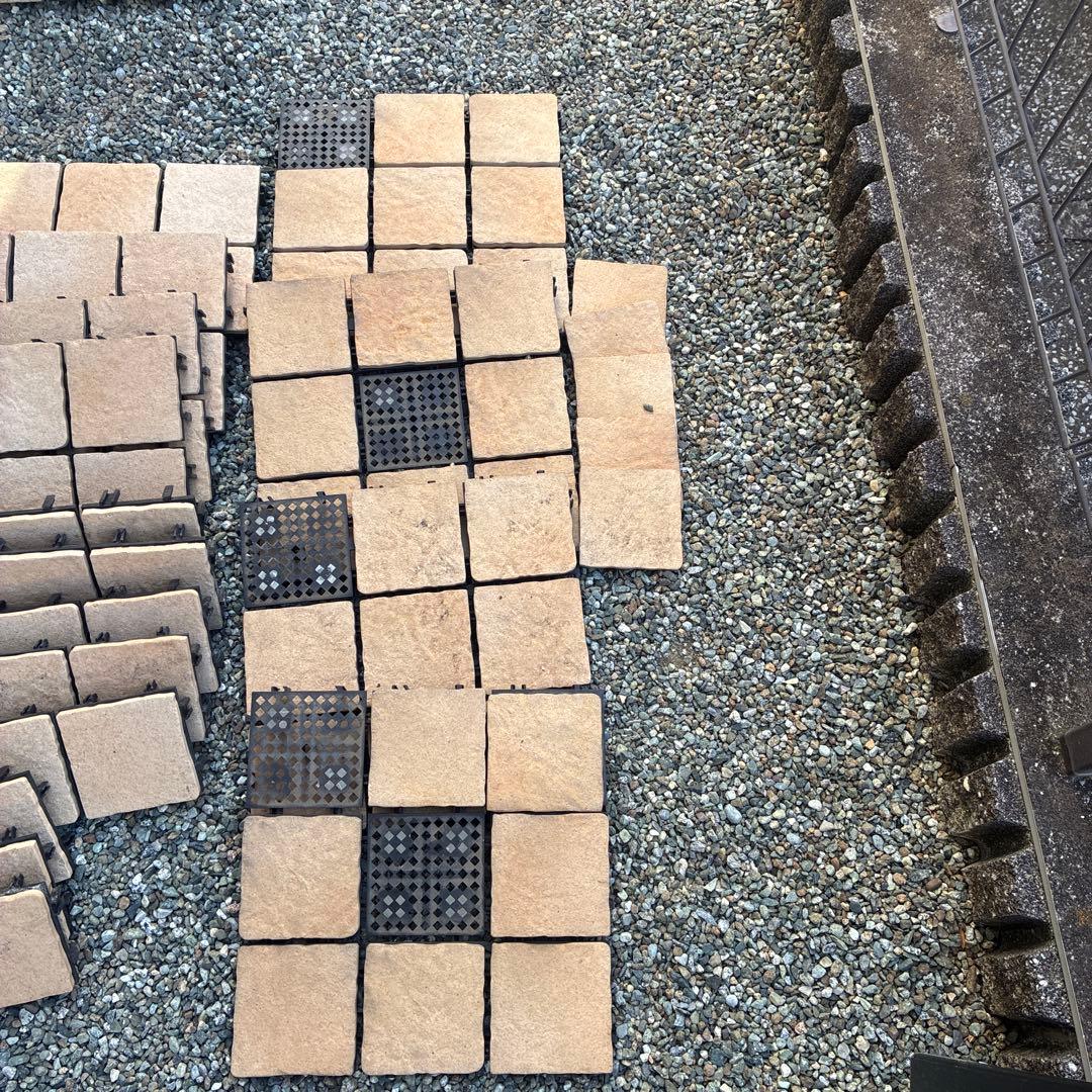 ベランダ、バルコニー、庭用アンティーク調石材タイル105枚 神奈川県横須賀市