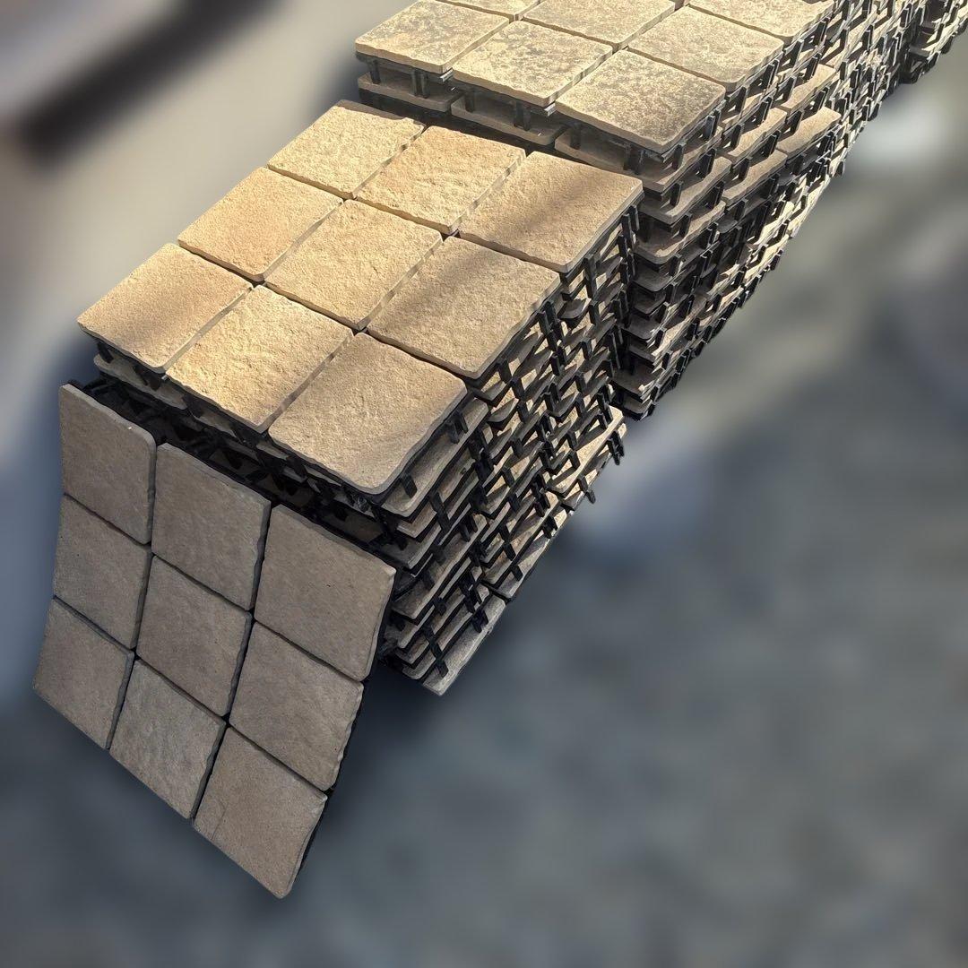 ベランダ、バルコニー、庭用アンティーク調石材タイル105枚 神奈川県横須賀市