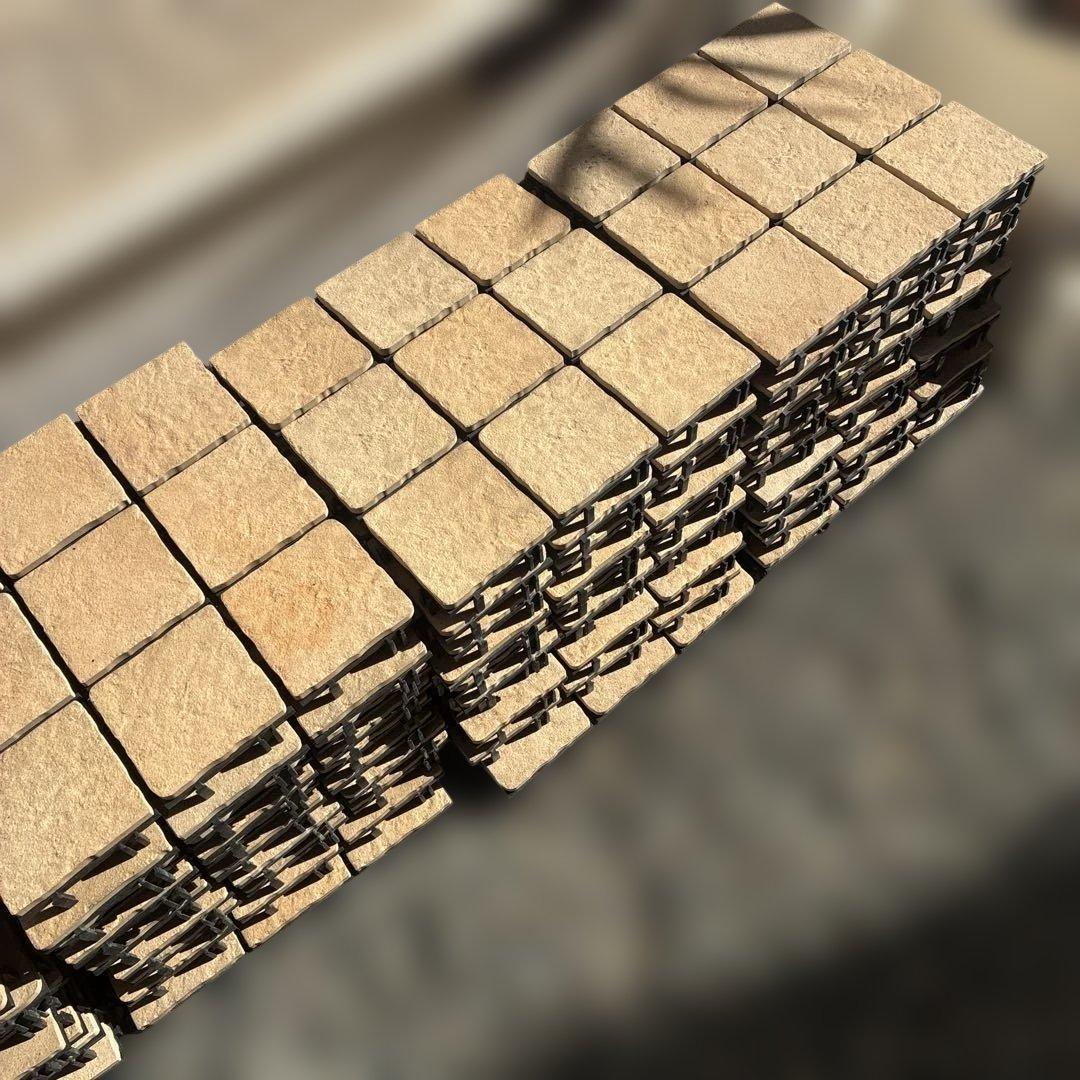 ベランダ、バルコニー、庭用アンティーク調石材タイル105枚 神奈川県横須賀市