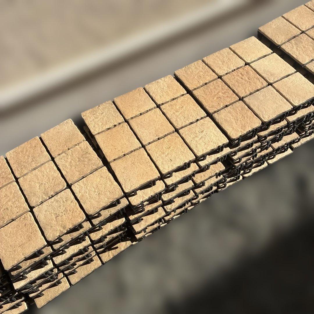 ベランダ、バルコニー、庭用アンティーク調石材タイル105枚 神奈川県横須賀市