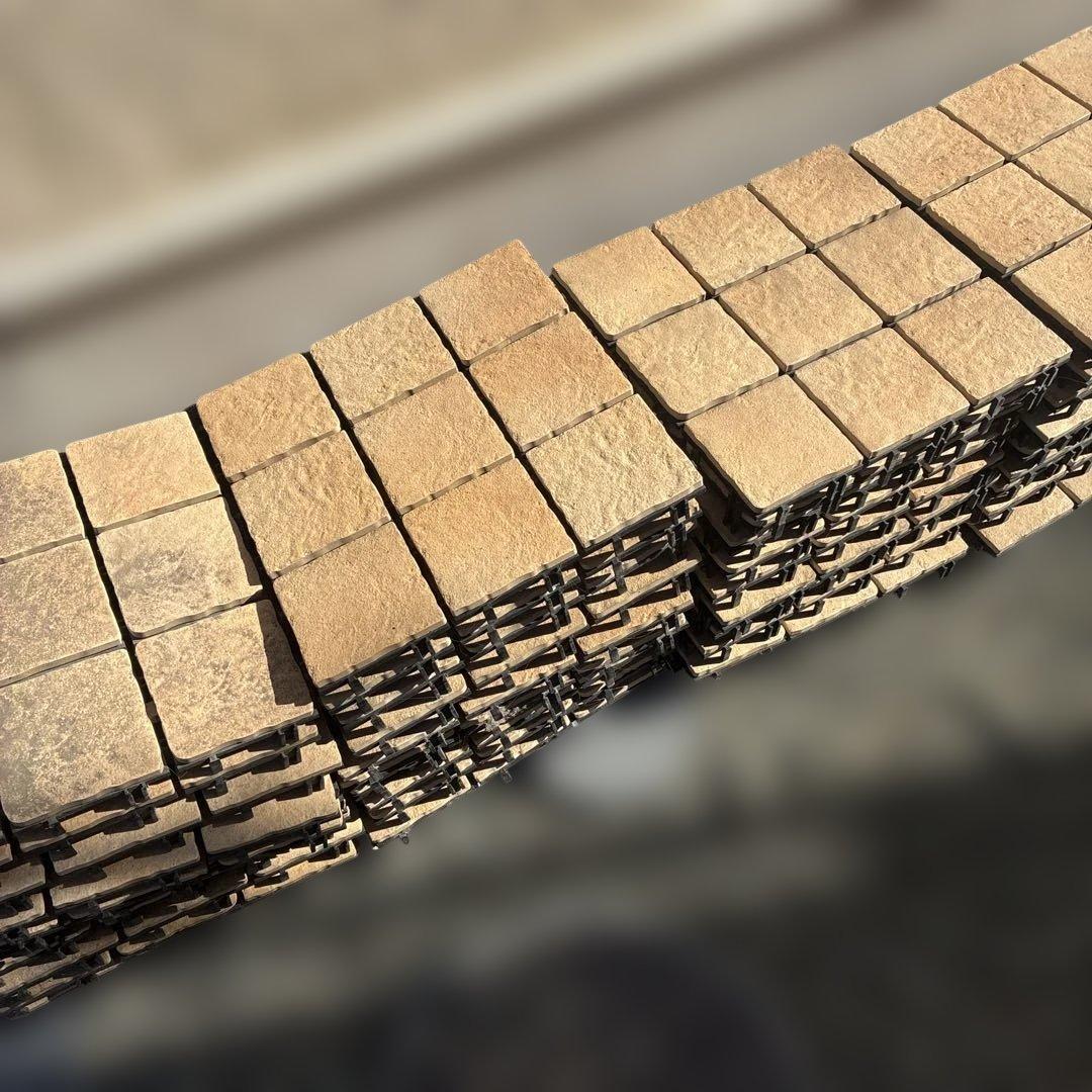 ベランダ、バルコニー、庭用アンティーク調石材タイル105枚 神奈川県横須賀市