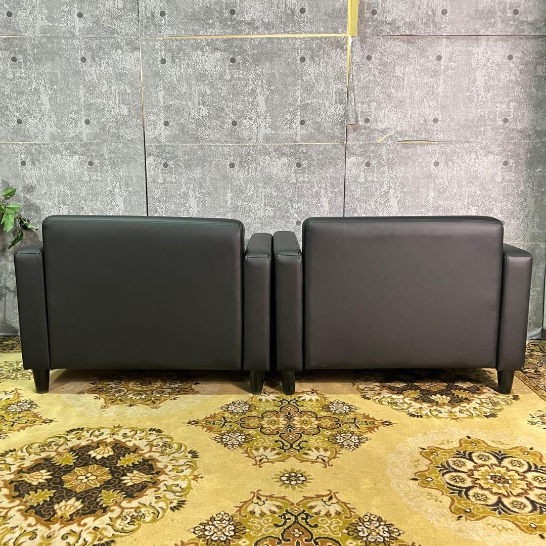 コメント者꧁サンワサプライ꧂ソファ&オットマン&ガラステーブルセット