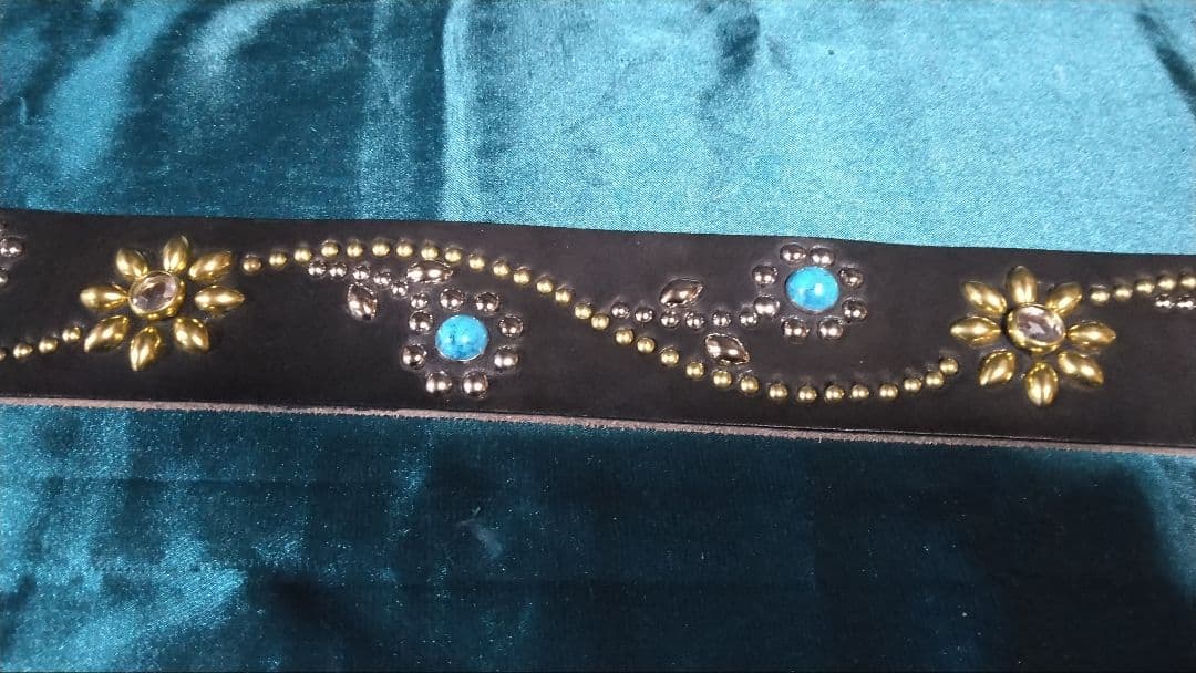 zohi昭南ベンズレザーツタ＆フラワースタッズベルト　ニッケル＆ブラス