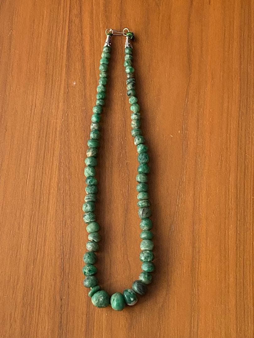 エメラルド　ビーズ