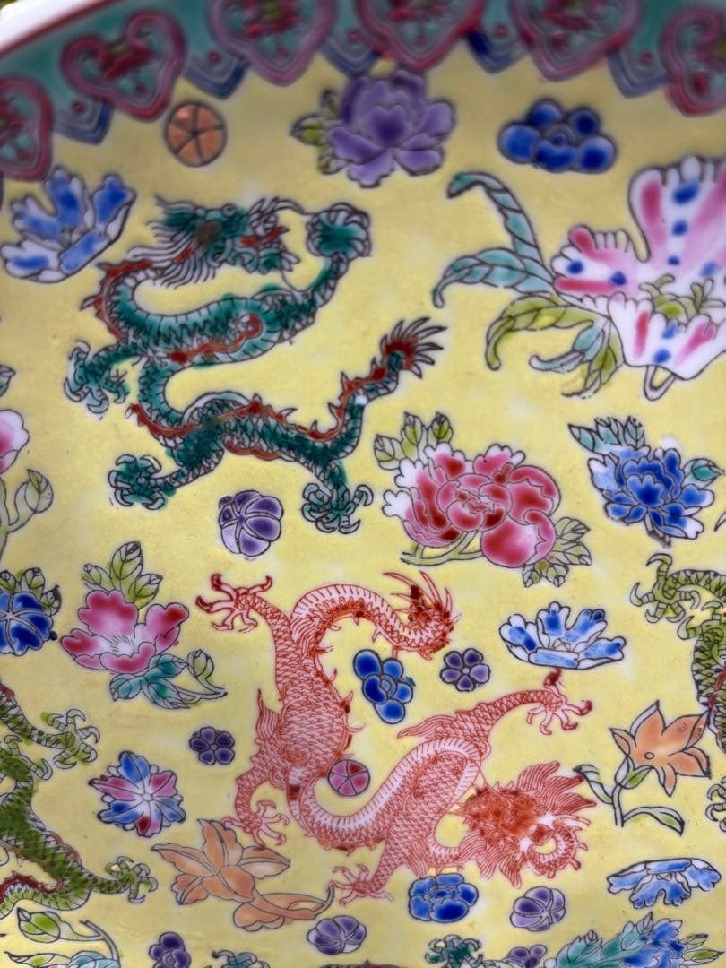 景徳鎮皿骨董品ドラゴンと花の装飾 陶器皿