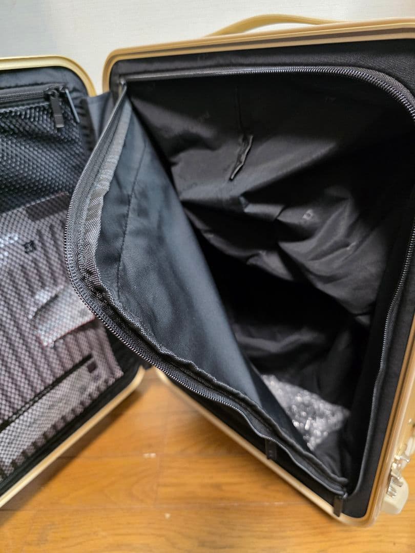 新品/未使用　MAIMOキャリーケース　Sサイズ　ゴールド