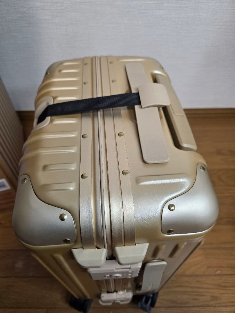 新品/未使用　MAIMOキャリーケース　Sサイズ　ゴールド