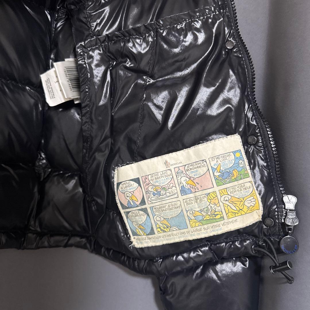 Moncler ブラック ダウンジャケット ショート丈