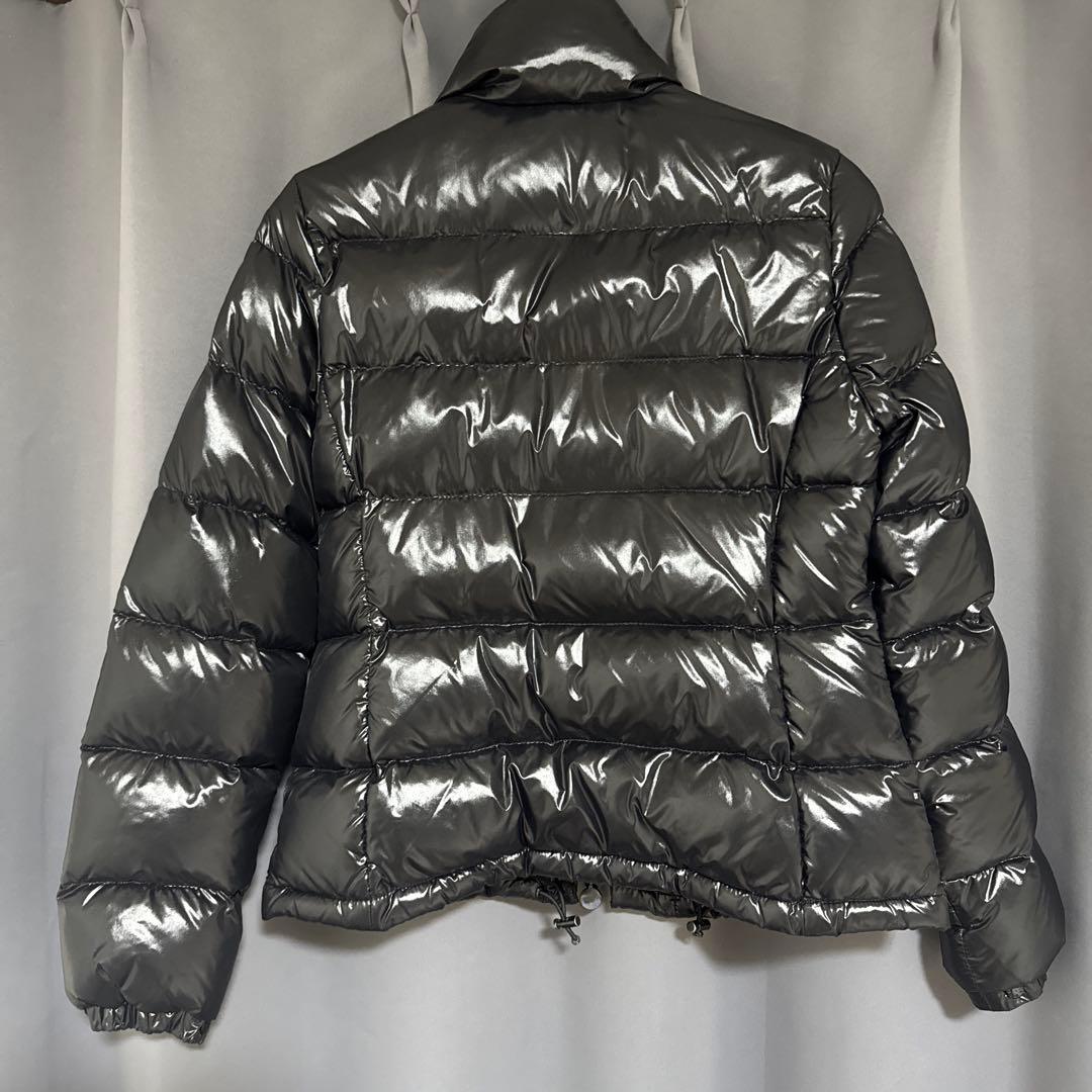 Moncler ブラック ダウンジャケット ショート丈