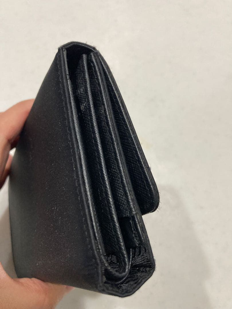 PRADA ブラック ナイロン 二つ折り財布