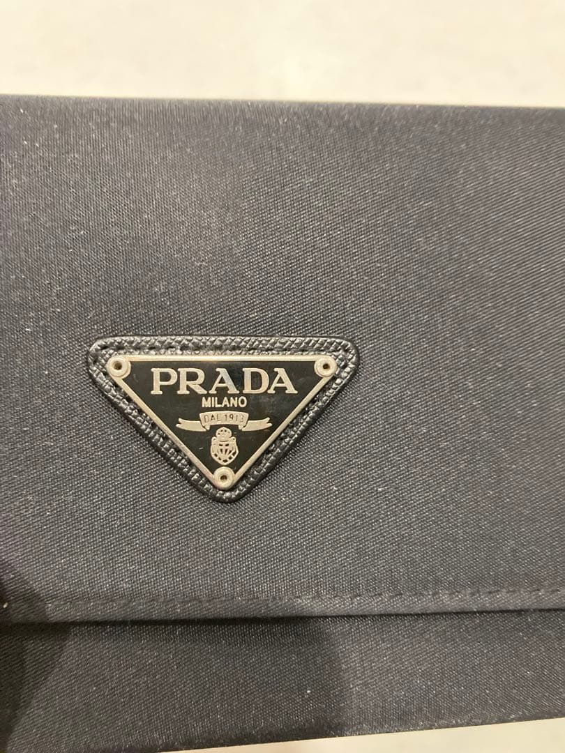 PRADA ブラック ナイロン 二つ折り財布