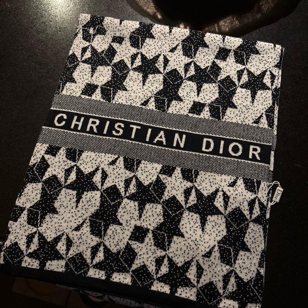 ディオールマフラー