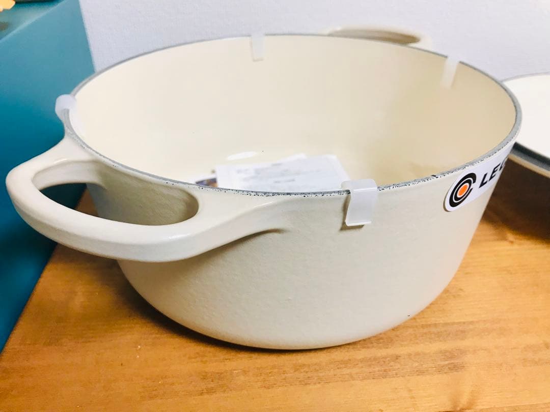 定価48,400円　ルクルーゼ ラウンドキャセロール　24cm