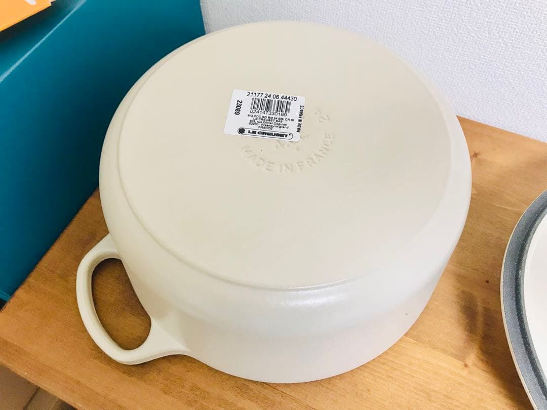 定価48,400円　ルクルーゼ ラウンドキャセロール　24cm