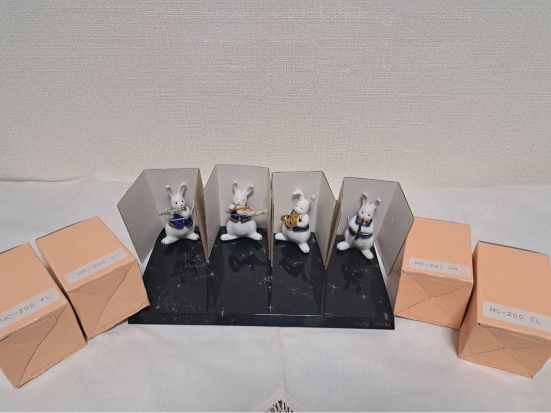 Dolly’s Rabbit オーケストラセット 陶器 うさぎ ピアノ 置物