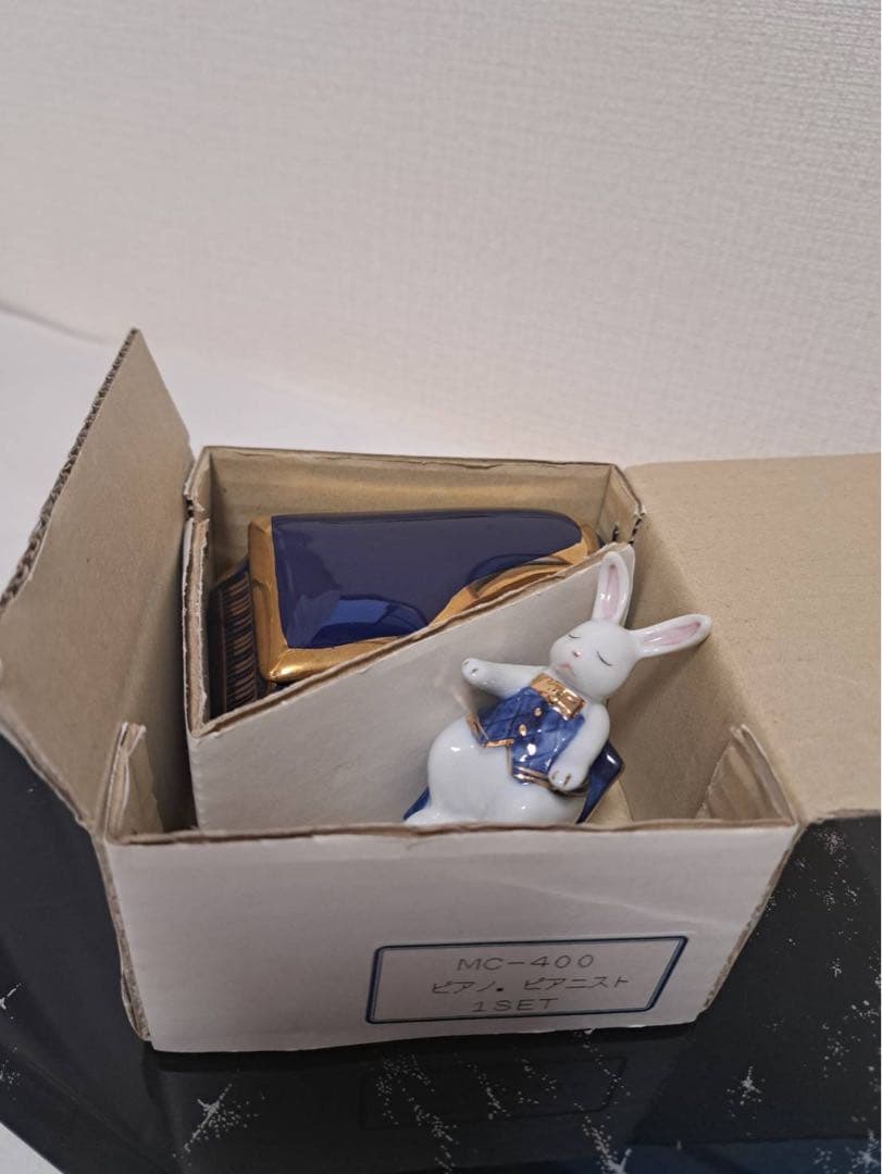 Dolly’s Rabbit オーケストラセット 陶器 うさぎ ピアノ 置物